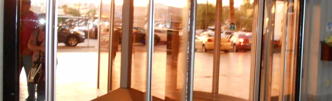 Storefront Glass Repair Cost in Wesley Chapel, FL